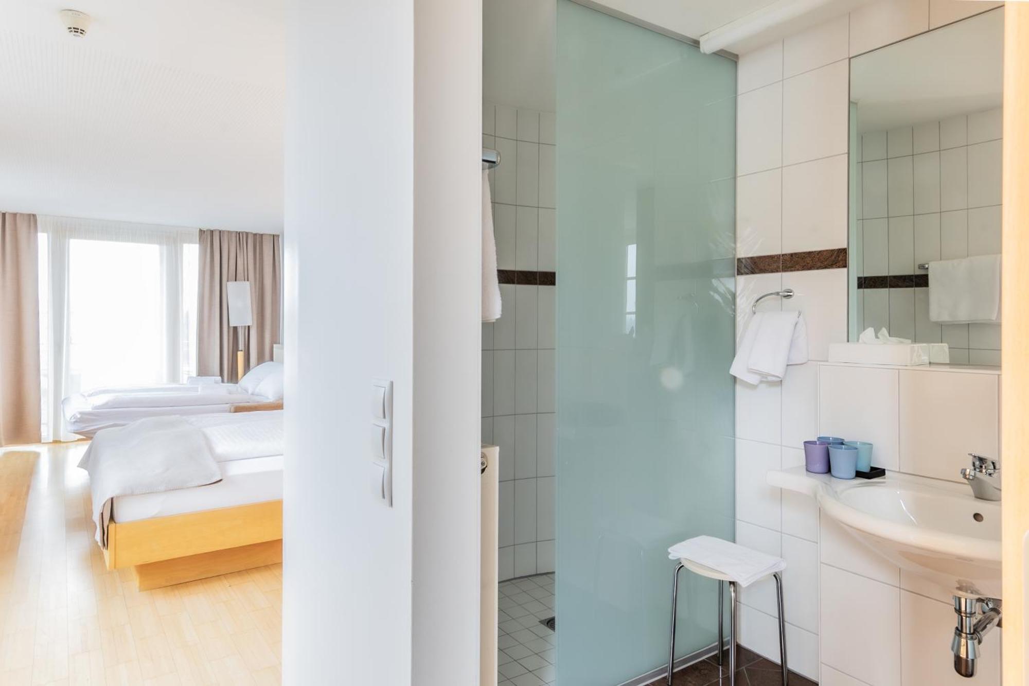 Hotel Loewen 林格瑙 外观 照片