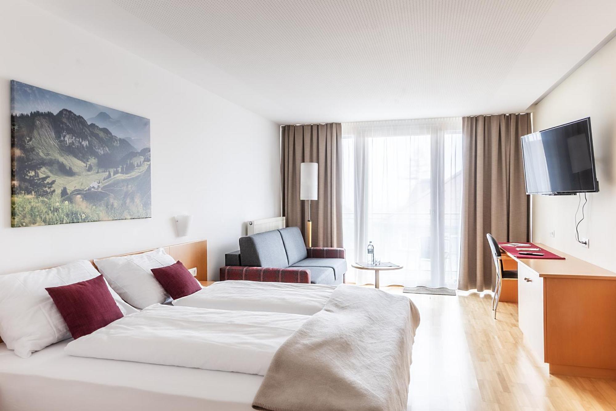 Hotel Loewen 林格瑙 外观 照片
