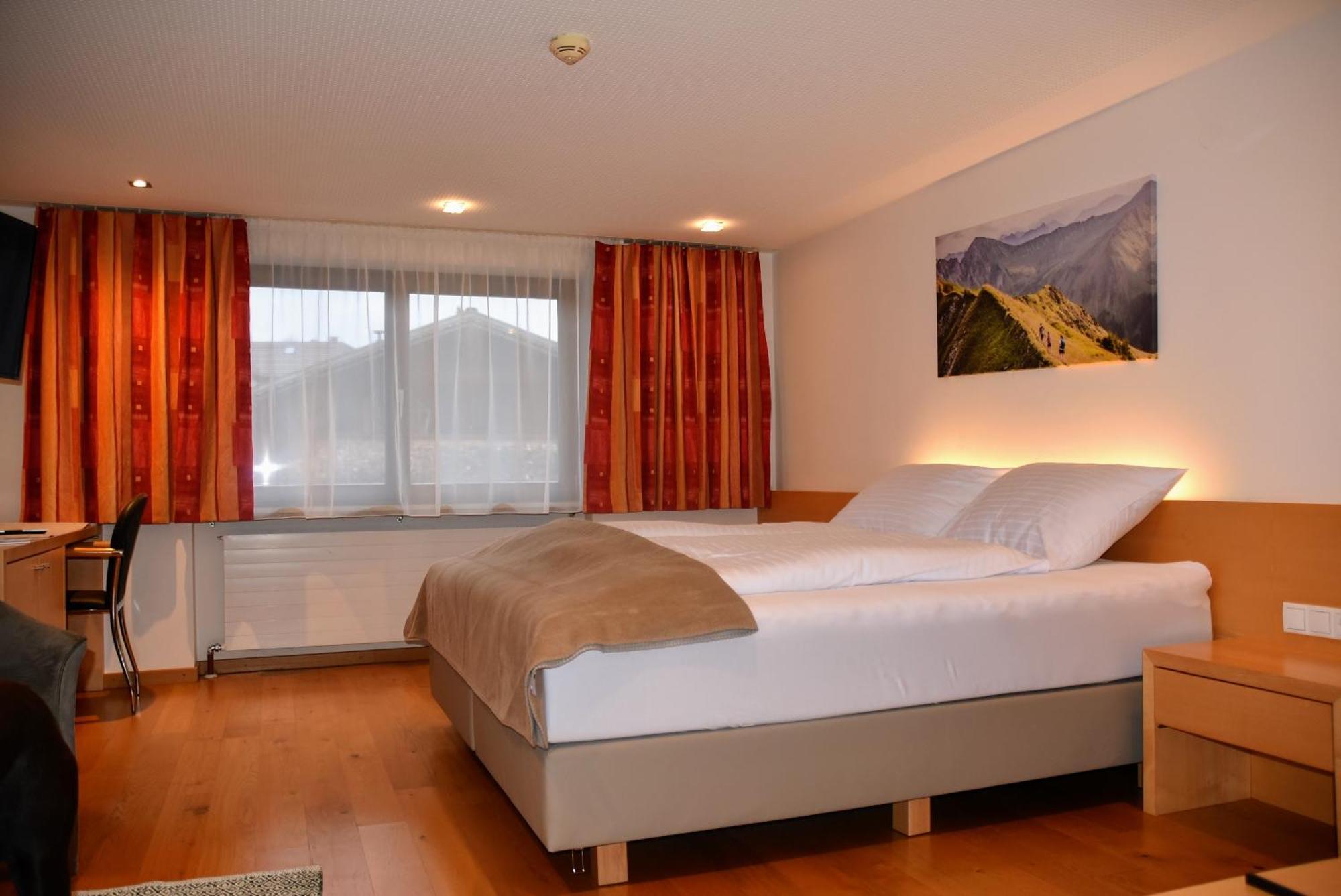 Hotel Loewen 林格瑙 外观 照片